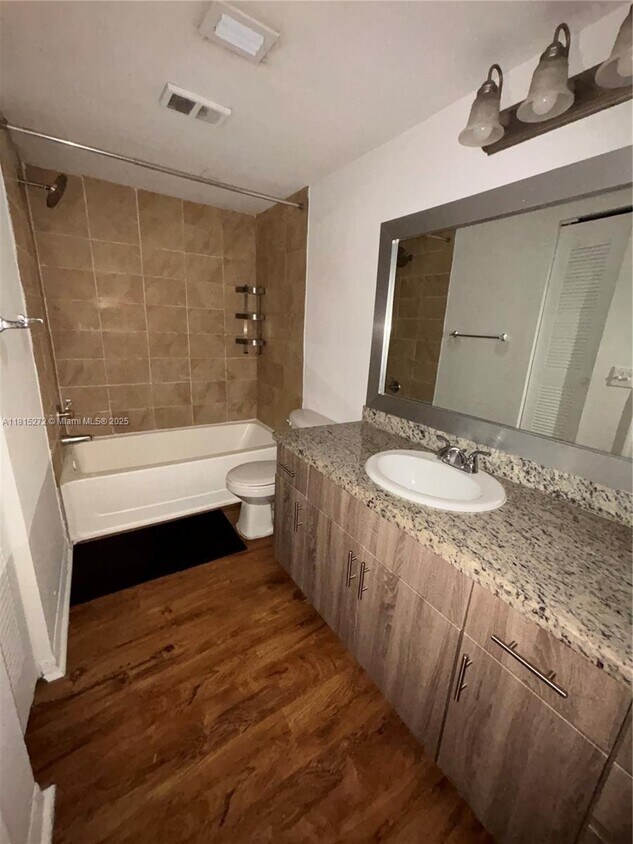 Building Photo - 12760 Vista Isles Dr