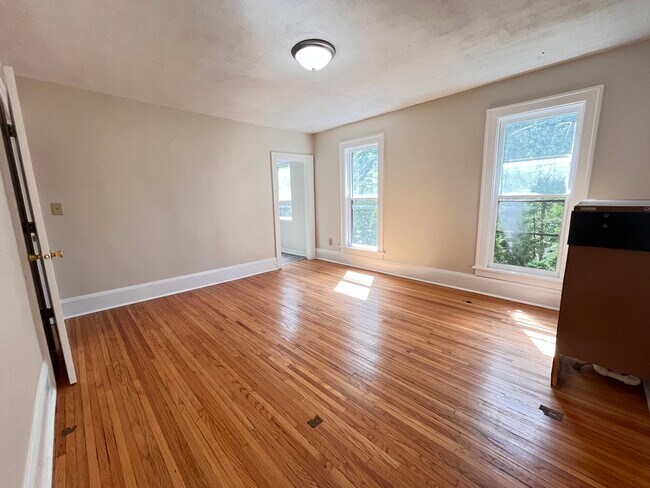 Dormitorio 1 - 946 Clark St