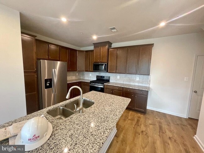 Building Photo - 4531 Reaney Ln