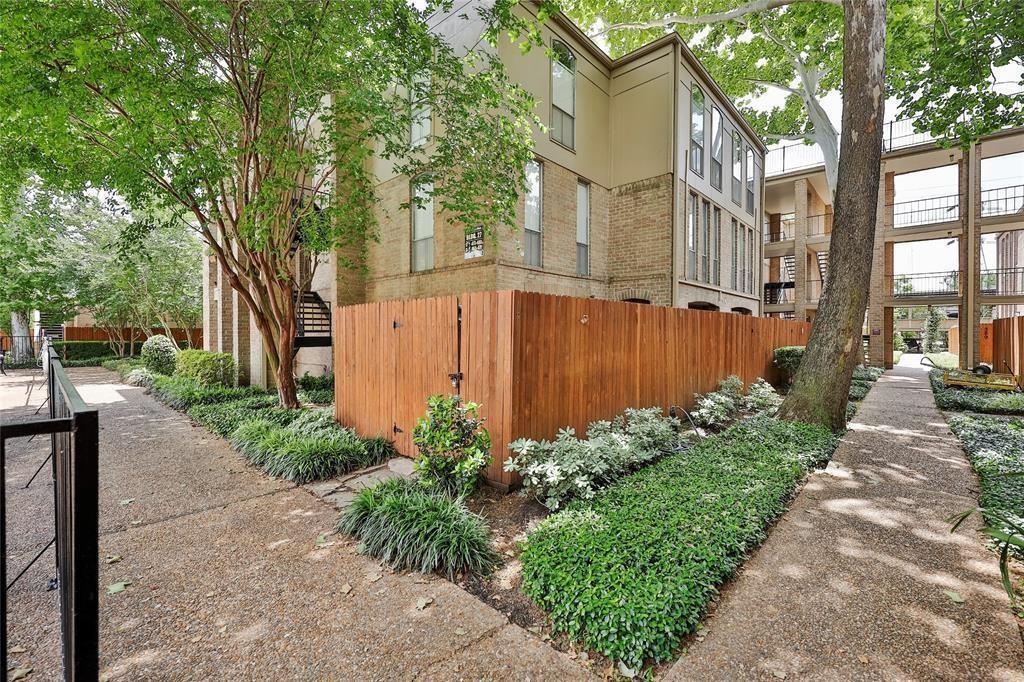 Primary Photo - 4647 Wild Indigo St
