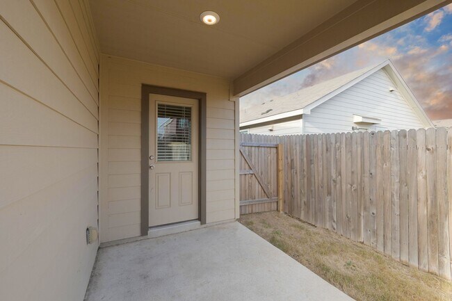 Foto del edificio - New Rental Property Available in Converse,...