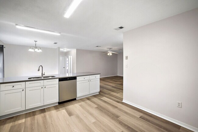 Foto del edificio - 202 Fernwood St