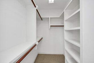 Building Photo - 2930 Brompton Square Dr