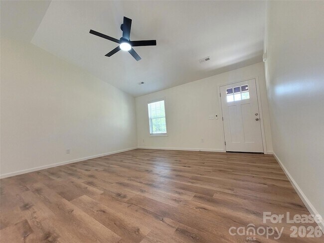 Foto del edificio - 115 Dorchester Ln