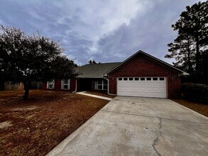 Building Photo - 202 Barcalay Ln