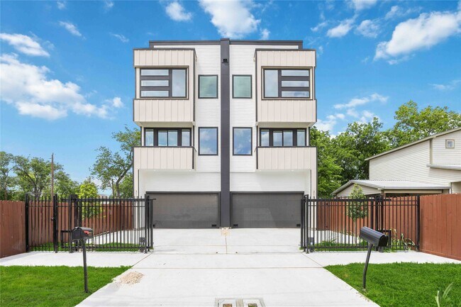 Building Photo - 3103 Lelia St