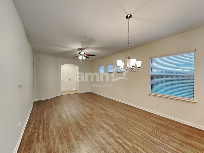 Building Photo - 235 Buck Run Way