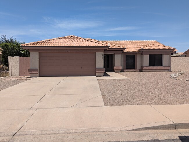 Building Photo - 5460 E Emerald Ave