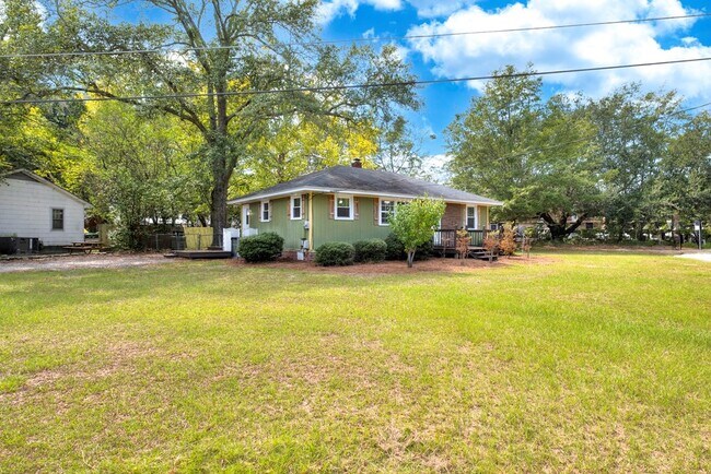 Building Photo - 124 Mccormick Dr