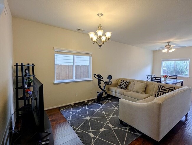 Foto del edificio - 7206 Sunburst Meadow Dr