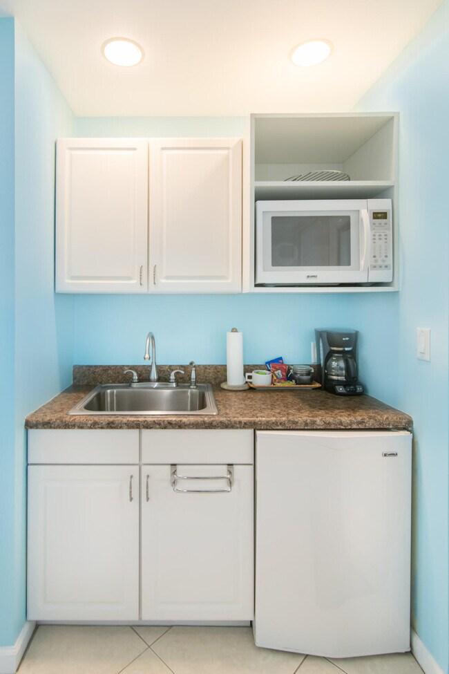 Building Photo - 751 Ocean Dr