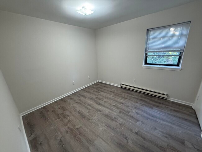 Building Photo - 3306 Belle Meade Dr