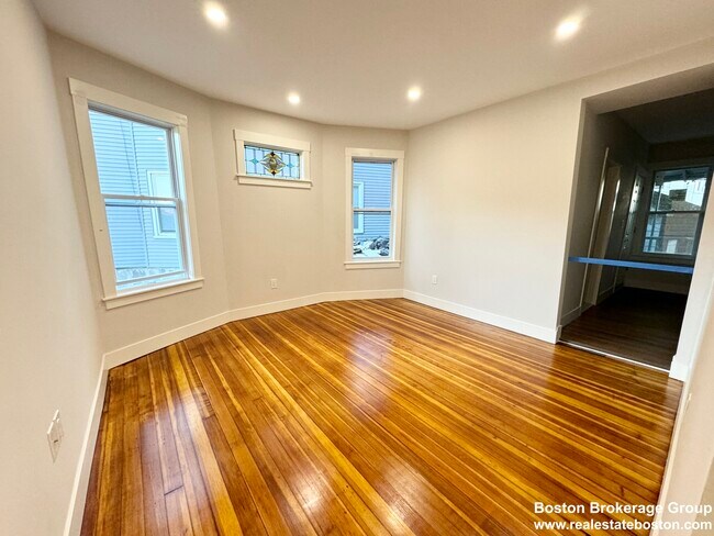 Foto del edificio - 147 E Cottage St