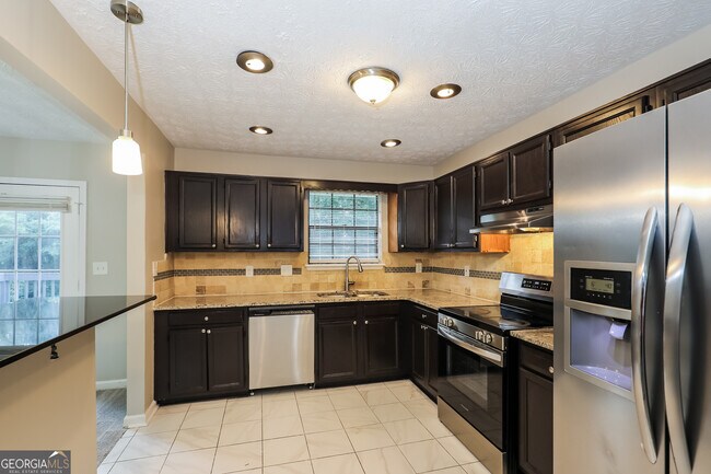 Foto del edificio - 6620 Connell Rd