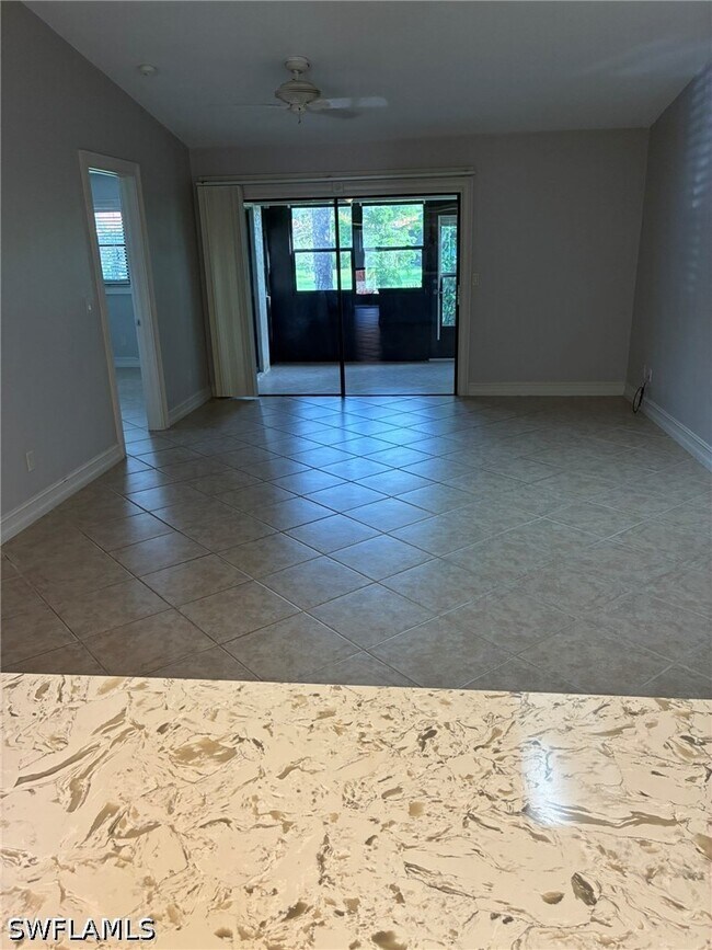 Building Photo - 2074 Pine Isle Ln