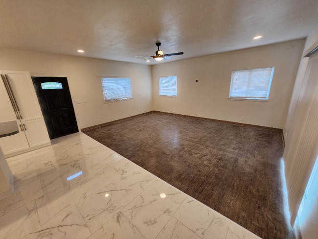 Building Photo - 16-2058-2058 Tradewind Dr