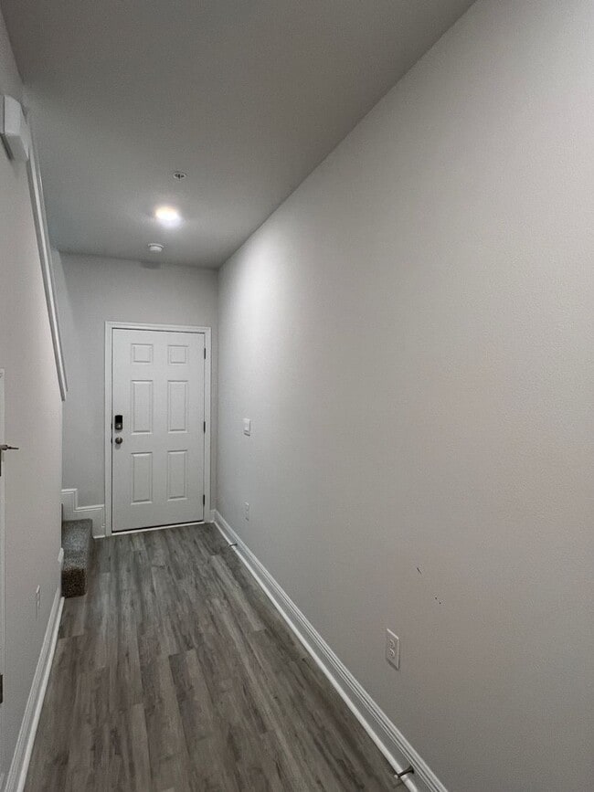Foto del edificio - Cozy Townhome Living