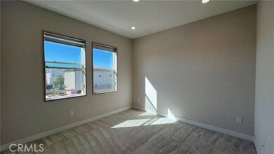 Building Photo - 241 Brackens