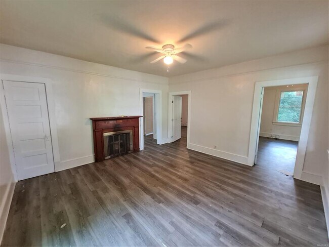 Building Photo - 603 6th St