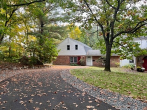 Building Photo - 46 Auburndale Ave