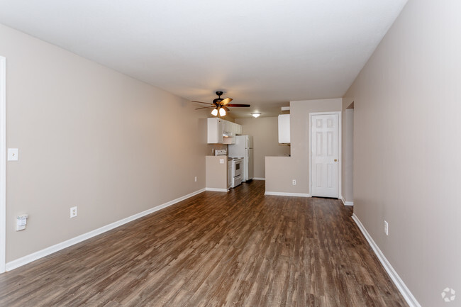 2BR, 1BA Updated - 745 SF - Clairborne Court Apartments