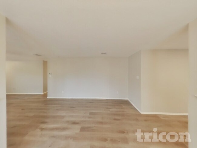 Foto del edificio - 1317 Gayle St