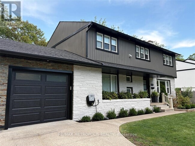 Building Photo - 552 Cathcart Blvd