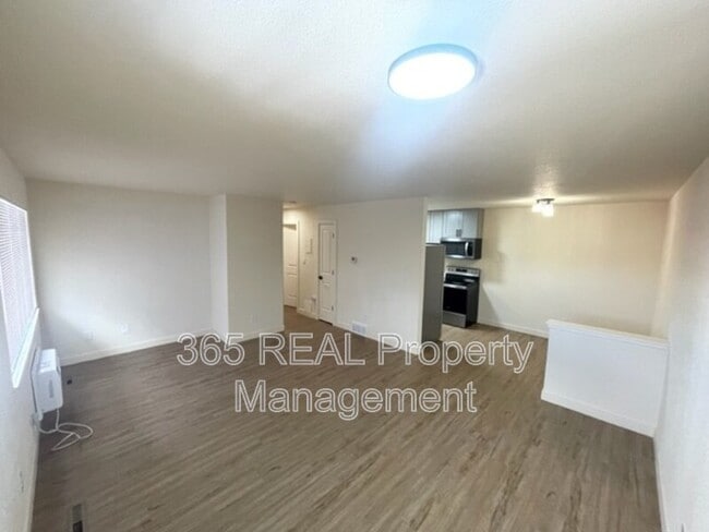 Building Photo - 1619 Palm Dr