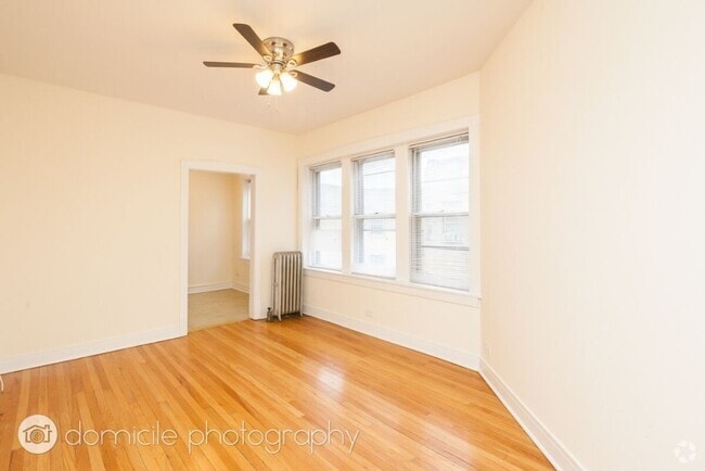 Building Photo - 903 W Altgeld St