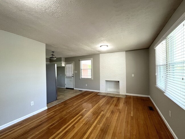 Building Photo - Great 3 Bedroom Home on Large Lot in Mount Juliet!