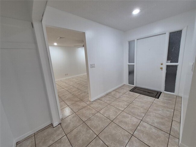 Foto del edificio - 2924 Ripplewood Dr