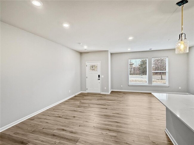 Building Photo - 2434 N Blossom Cir