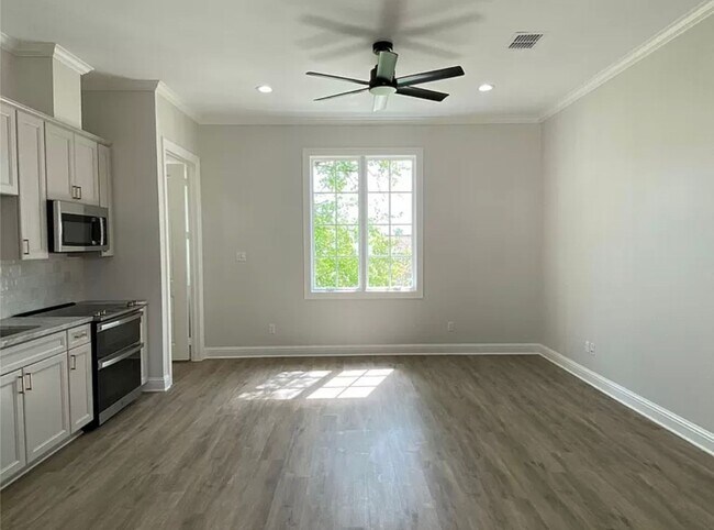 Building Photo - PROVENANCE ROOM, COMMON AREA, GARAGE FOR L...