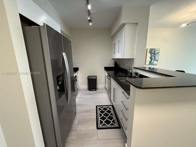 Foto del edificio - 325 S Biscayne Blvd