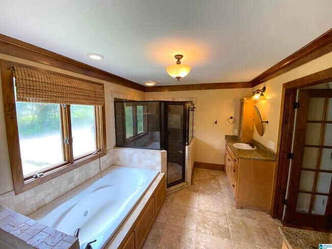 Foto del edificio - 1200 Hueytown Rd