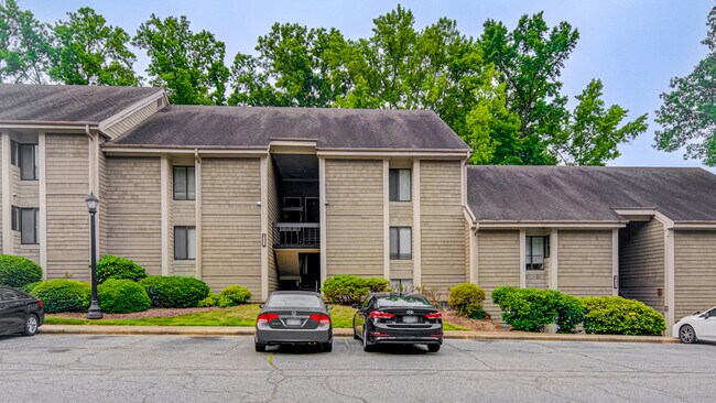 Building Photo - 1508 Benjamin Pky