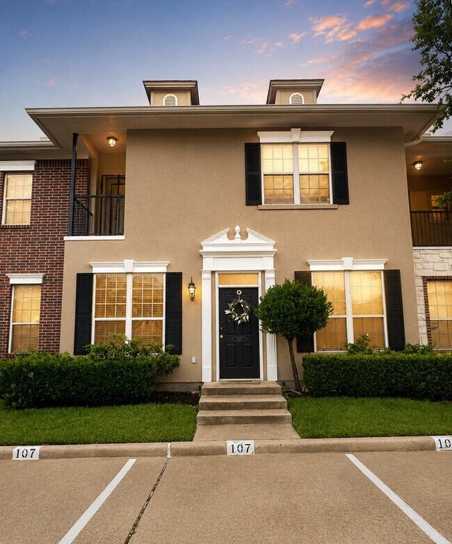 Foto del edificio - 107 Forest Dr Loop