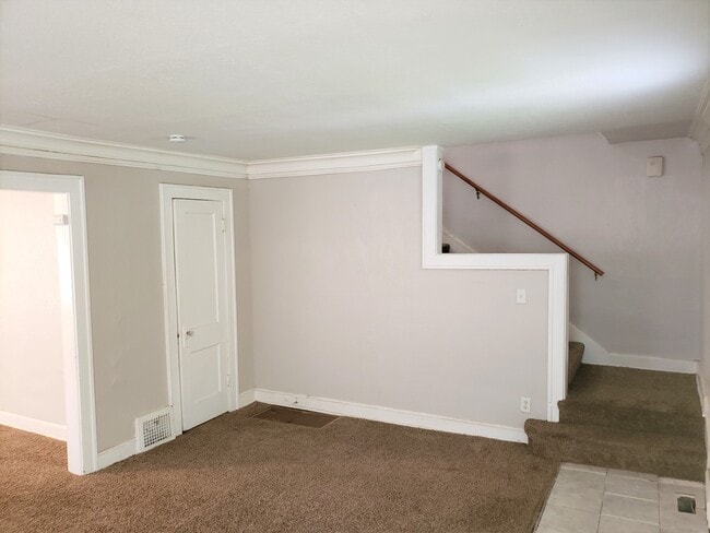 Building Photo - 5524 Woodland Ave