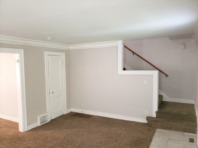 Foto del edificio - 5524 Woodland Ave