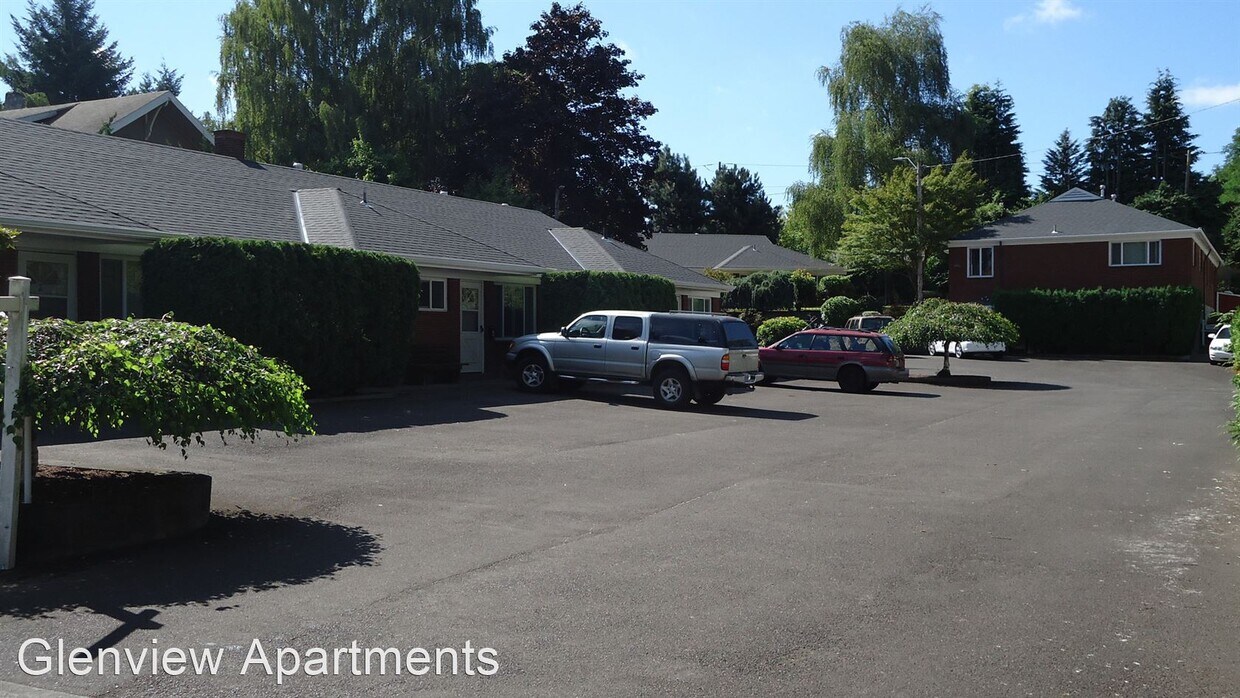 Foto principal - 3930-3950 SE Francis St
