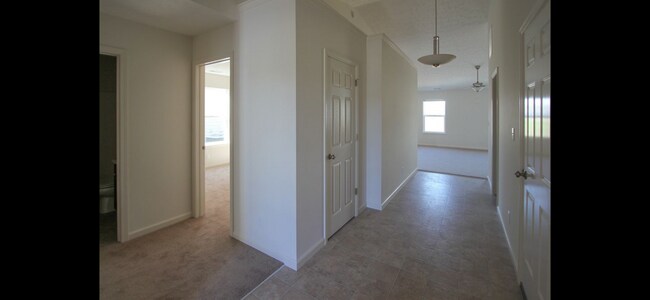 Foto del edificio - LINDBERG VILLAGE...3 Bedroom 2 Bath House