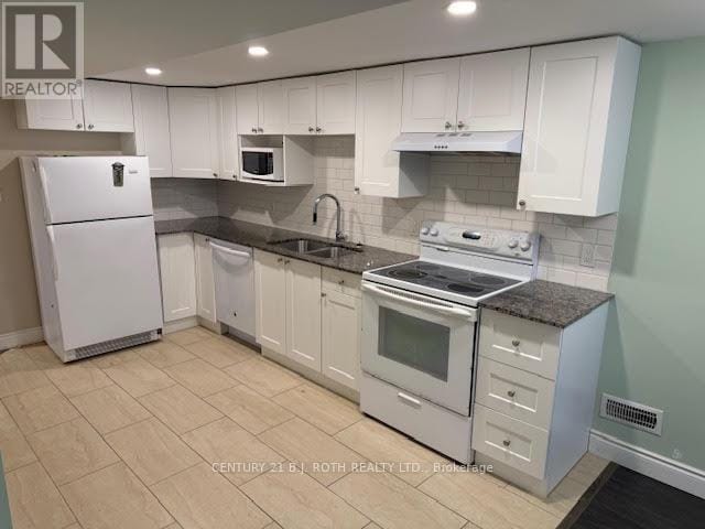 Building Photo - 133 Cook St