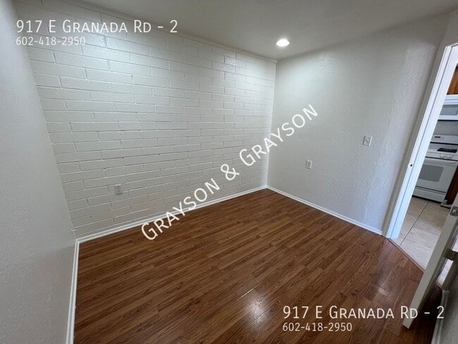 Foto del edificio - 917 E Granada Rd