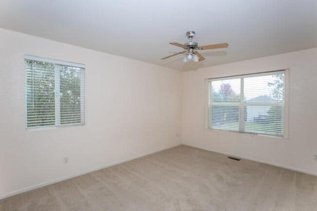 Building Photo - 6803 Autumn Ridge Unit 1