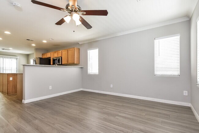 Foto del edificio - 9526 Grandview Spring Ave