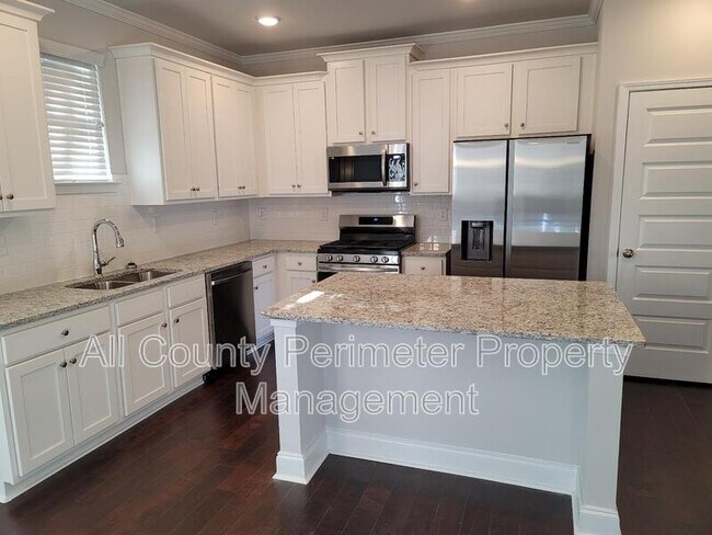 Building Photo - 5563 Lair Ln