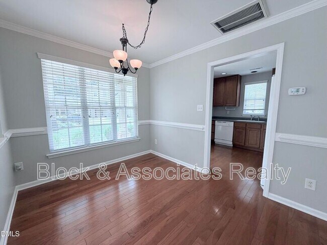 Building Photo - 9812 Grettle Ct