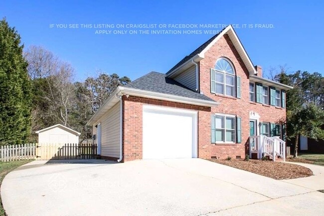 Building Photo - 1811 Southridge Dr