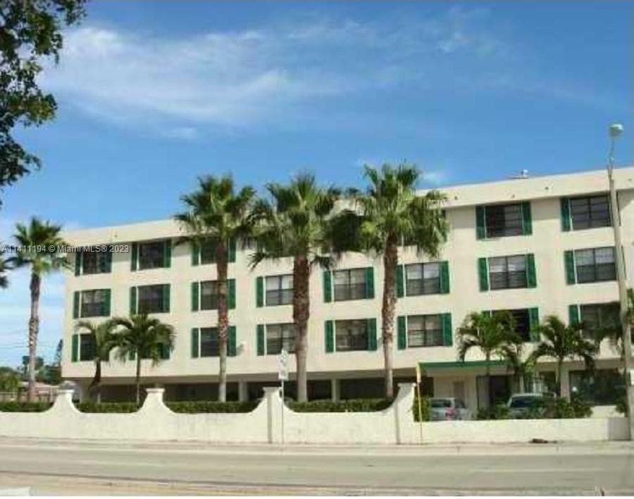 Primary Photo - 3000 N Ocean Blvd