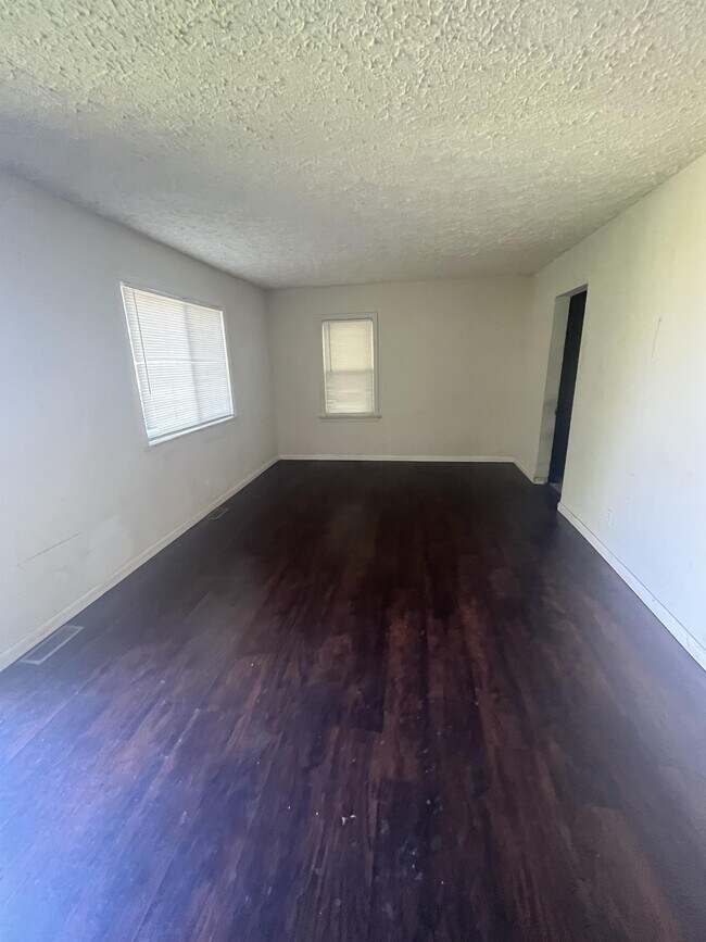 Foto del edificio - 2231 Delavan Dr